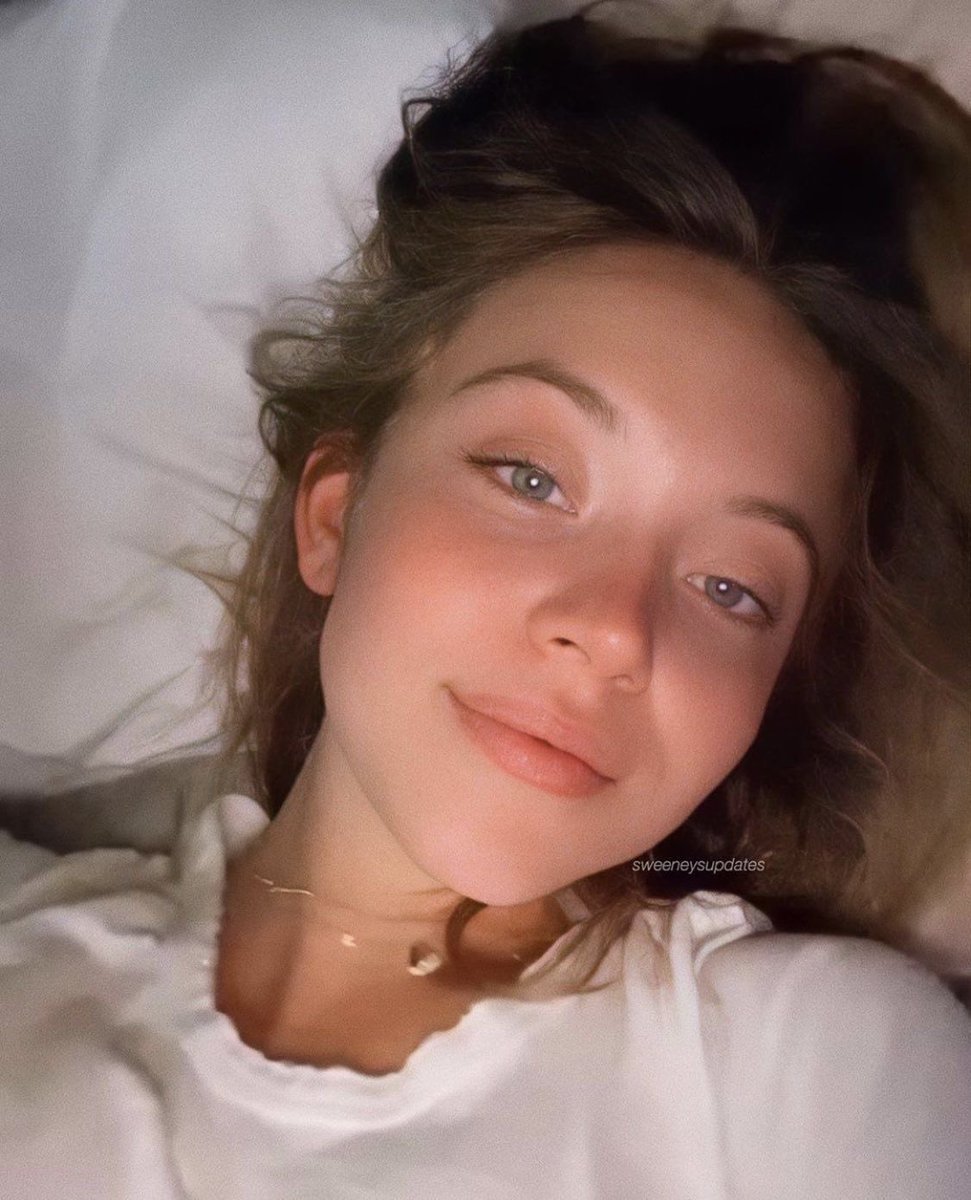 mothsweeney's tweet photo. Tidur ya peoples! Kalo udah kangen dm aja🫦 https://t.co/yH5X1oTe8t