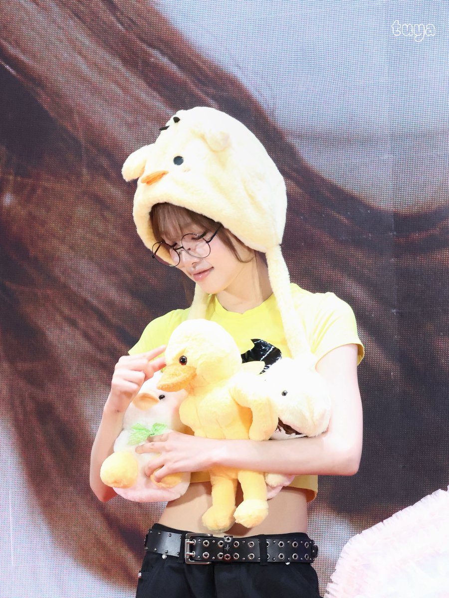chaengnya_0514's tweet photo. 260712 YENA GZ 팬사

오리들🐣

#최예나 #예나 #YENA https://t.co/0bLiA6ydmR