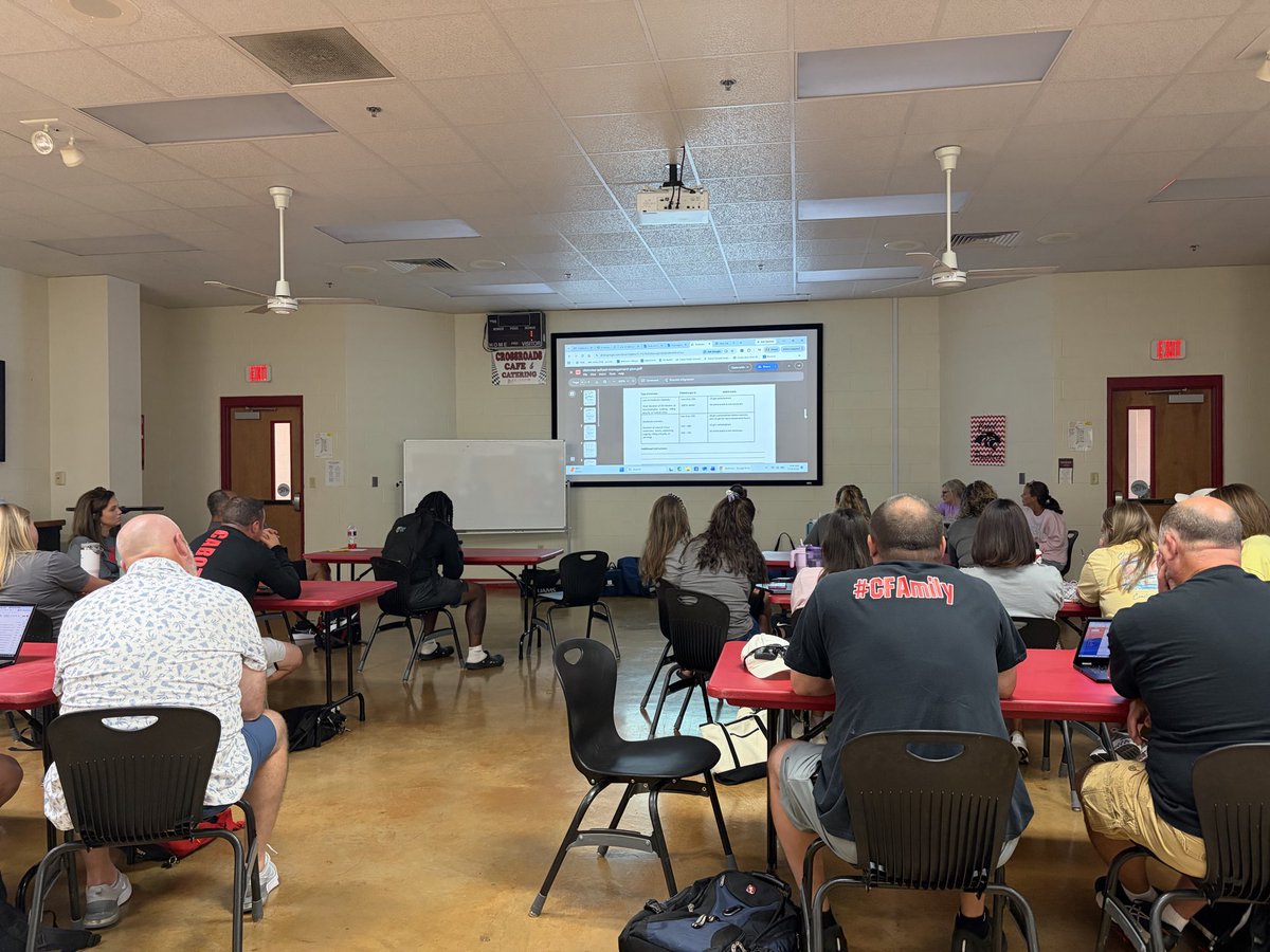 CabotAT's tweet photo. @CabotAthDept Coaches, Athletic Trainers, School Nurses doing diabetic and medication training. Identifying students with preexisting medical conditions and what their care plan is important before an emergency arises. https://t.co/OApqmYf29E