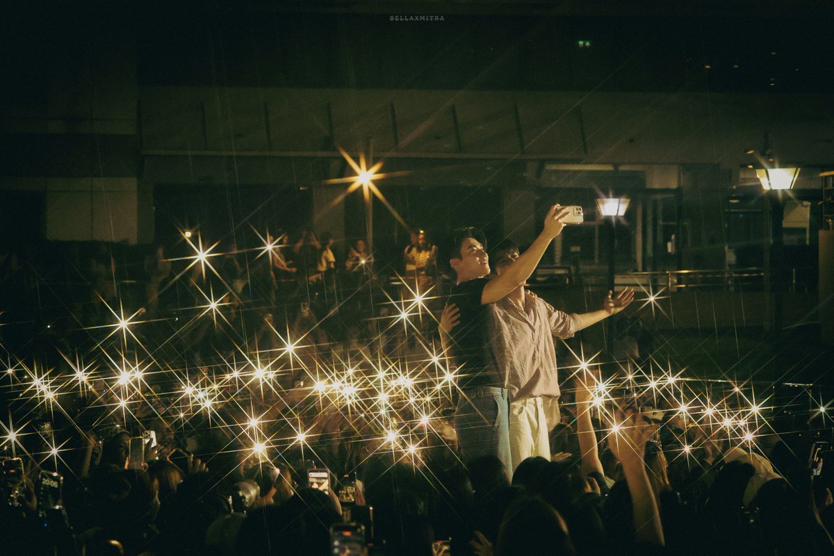 ppriri_'s tweet photo. galaxy of innongsa fans, the most beautiful picture I've seen in a while https://t.co/uqF2VWTXku