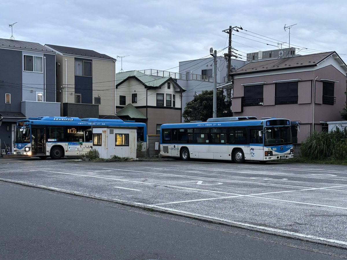 Shib__u's tweet photo. 市バス塩浜
入庫そこから来るんだってなった https://t.co/G2RPqqSPnb