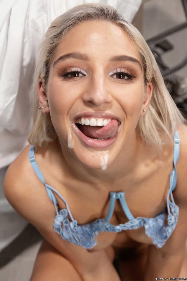 Observador_97's tweet photo. Abella Danger is so hot https://t.co/bAAdXgIALb