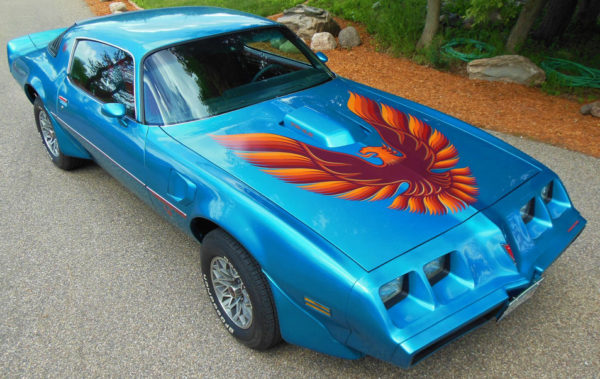 67gta390's tweet photo. #TransAmTuesday
FUN FACT:
Starting in 1979, you could special order your Trans Am in any color & trim combo by having the dealer select the D60: Color and Trim Incompatibility Override option. It overrode the Pontiac engineered pre-determined color/decal combos which also included interior colors. You could literally have a 1 of 1 car. Here are some shown with Pontiac unapproved decal & color combos.
📸internet