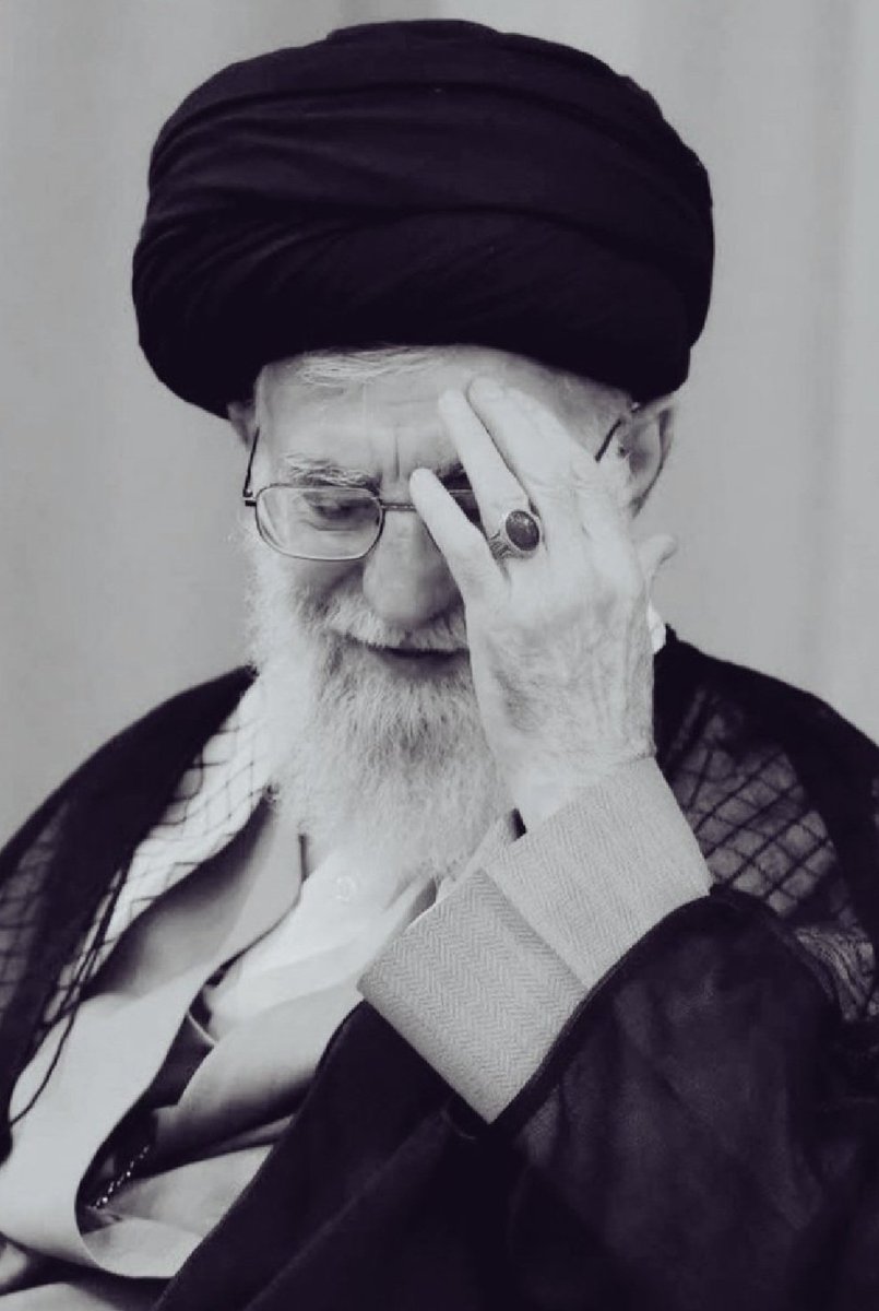 faratarfand's tweet photo. خامنه‌ای رفت، اما راهش باقی است.
ما ادامه‌دهنده‌ایم.
#یا_لثارات_الخامنه_ای https://t.co/ISZ2IuLgGm