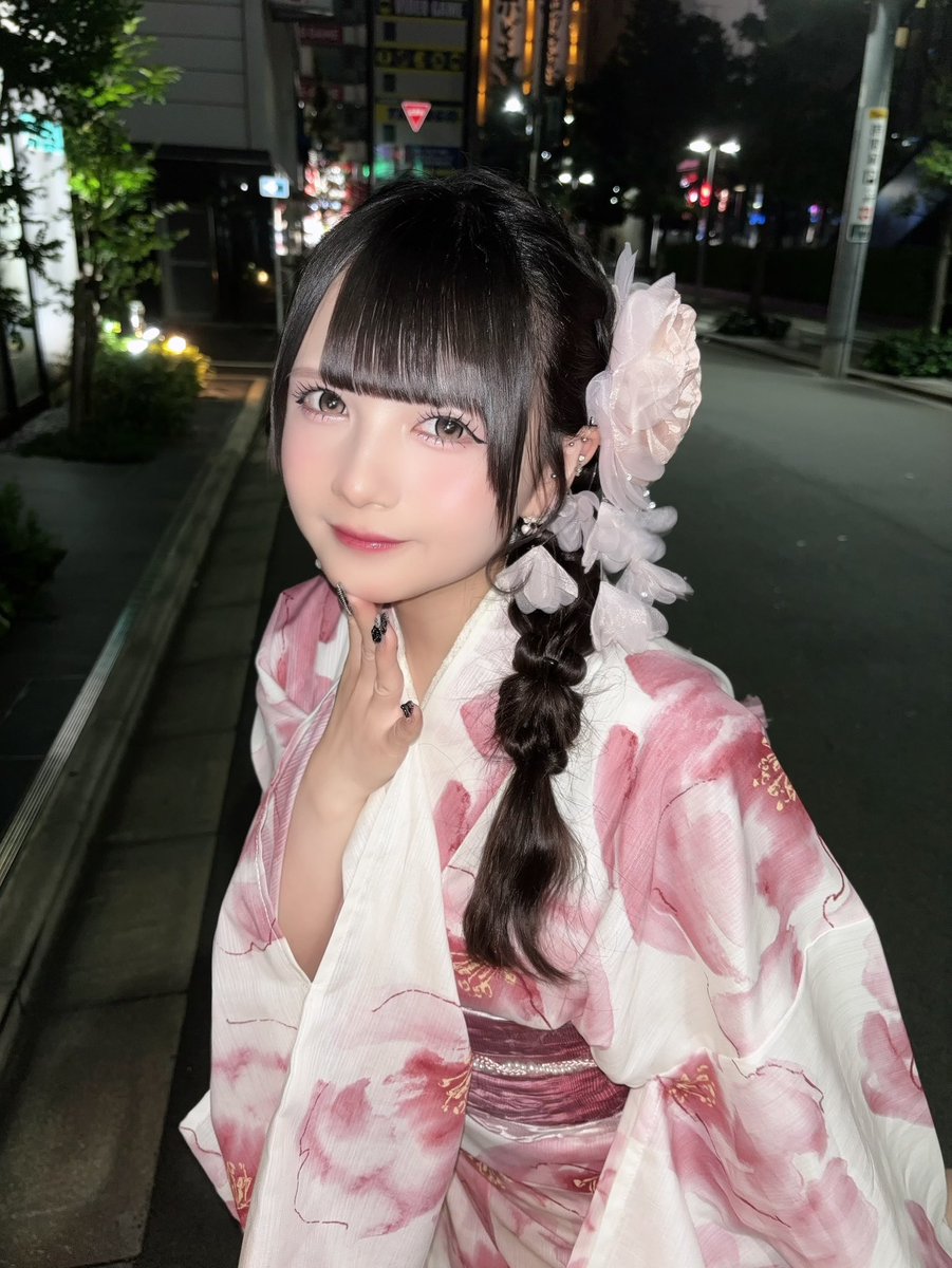 maid_meraru1's tweet photo. 2人の内緒にするの？君と私のコト https://t.co/zdsJ1oEwv4