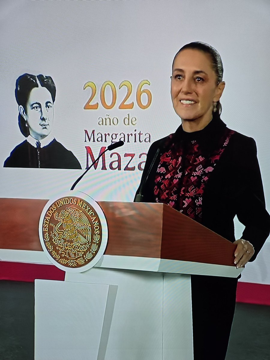 patirojas4T's tweet photo. @Claudiashein Buenos dias Alegria🤠Mi Hermosa #PresidentA Dra.CSP💐Tú Gran #Gabinete 💪🇲🇽Con tan buenas noticias con hechos y no palabras hoy mañanera💝439 a casi dos años de tú #GobiernoYPueblo dando frutos resultados de Justicia Seguridad Paz y Felicidad haciendo historia con la #4TaT TQM♥️ https://t.co/9We97uvEPc