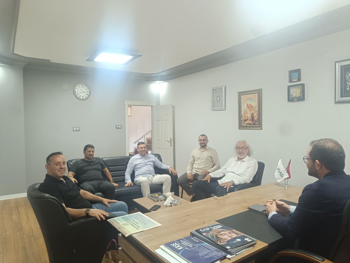 MUSIADUrfa's tweet photo. MÜSİAD Şanlıurfa Şube Başkanımız Sayın Salih Demirkol, MÜSİAD Samsun Şube Başkanı Sayın Osman Öğüten'i şubemizde ağırladı. 

Nazik ziyaretlerin dolayısıyla  MÜSİAD Samsun Şube Başkanı Sayın Osman Öğüten'e teşekkür ediyor, birlik ve beraberlik içerisinde ülkemizin kalkınmasına katkı sunmaya devam edeceğimize inanıyoruz.

@BurhanOzdemirTR 
@MUSIAD 
@SalihDemirkol_