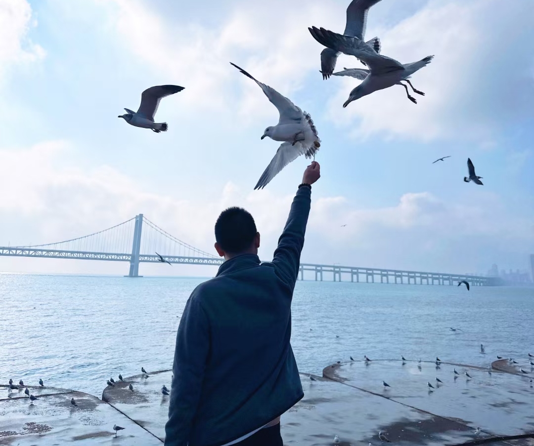 dxnxin's tweet photo. Just wrapped up a quick day trip to the coastal town! Warm breeze, fresh seafood, and no work notifications—total win for the weekend. https://t.co/xgdsO9MI5G