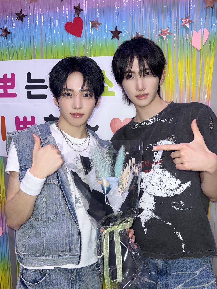 xikers_official's tweet photo. [#세은] 최고의 엠씨 민재형 파이팅팅팅!!!!!
#xikers #싸이커스 https://t.co/SAWoZit6K2