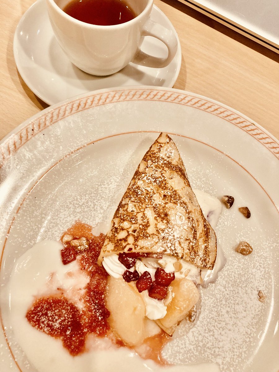 mimil_oto's tweet photo. 深夜のジョイフルカフェを単騎で攻めてるんだけどいつの間にかスマフォ注文式になってた https://t.co/V8KzvQ2i6f