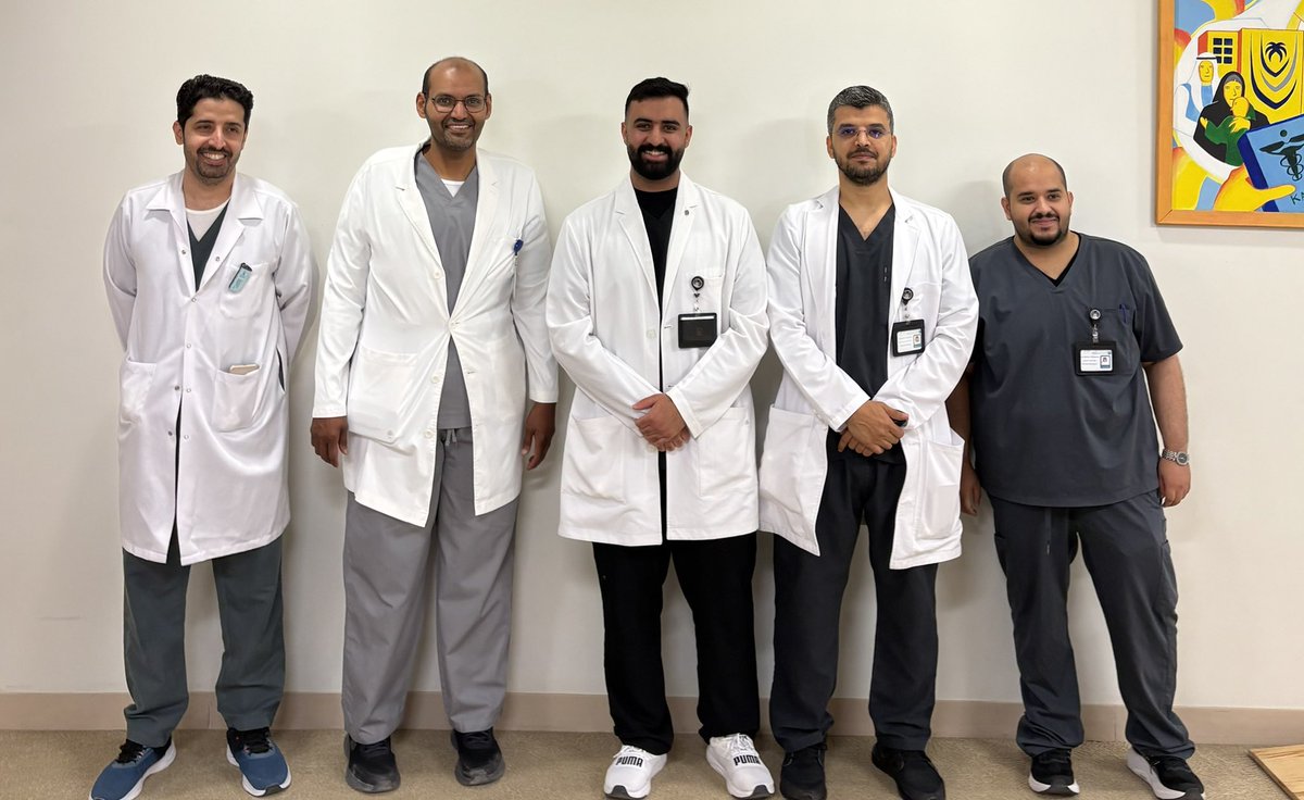 PT_Omar_'s tweet photo. اليوم آخر يوم لي كطالب امتياز 🤍🤍
المشاعر ما بين حزن و فرح، حزن فراق المكان و الذكريات و فرح اني انجزت السنه بكل ما اتمناه 🤍
الاخصائيين اللي وقفوا معي، وعلموني، وصبروا علي، كنتوا اخوان اكثر من مشرفين، ما قصرتوا معي أبد، ولكم فضل كبير بعد الله في كل شيء تعلمته.
KAAUH 🤍 https://t.co/un0zbbROdu