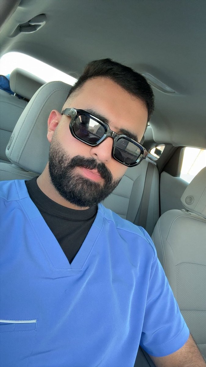 PT_Omar_'s tweet photo. اليوم آخر يوم لي كطالب امتياز 🤍🤍
المشاعر ما بين حزن و فرح، حزن فراق المكان و الذكريات و فرح اني انجزت السنه بكل ما اتمناه 🤍
الاخصائيين اللي وقفوا معي، وعلموني، وصبروا علي، كنتوا اخوان اكثر من مشرفين، ما قصرتوا معي أبد، ولكم فضل كبير بعد الله في كل شيء تعلمته.
KAAUH 🤍 https://t.co/un0zbbROdu