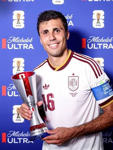 yaffaali's tweet photo. لاعب اخر يفضل بطولة كاس العالم على مسيرته
البديل جاهز يا ديكو ورخيص!! https://t.co/D4LI1U1AnI