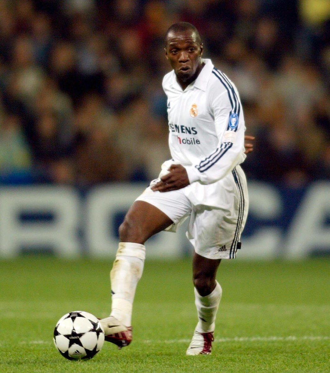 aguanta_jo's tweet photo. 🚨 CLAUDE MAKELELE COMPARA A MBAPPÉ CON RONALDO NAZARIO 🚨

El legendario exmediocampista francés, Claude Makelele, se ha deshecho en elogios hacia Kylian Mbappé, comparándolo directamente con el histórico delantero brasileño. Makelele destacó el increíble nivel del atacante galo y lanzó un aviso sobre todo su potencial a futuro.

"Lo que Kylian ha estado demostrando año tras año lo acerca cada vez más a Ronaldo Nazario. Llamamos a Ronaldo 'El Fenómeno' por una razón, y Mbappé es el fenómeno de su propia generación. Y lo que da miedo es que aún tiene más que demostrar", aseguró el exjugador en sus recientes declaraciones.

#ClaudeMakelele #KylianMbappe #RonaldoNazario #ElFenomeno #Francia #Futbol