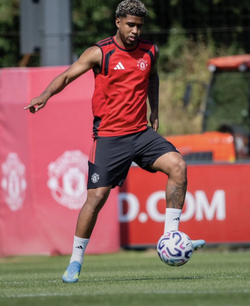 topido22's tweet photo. Andrey Santos first training at Carrington https://t.co/V8FtlXfko8