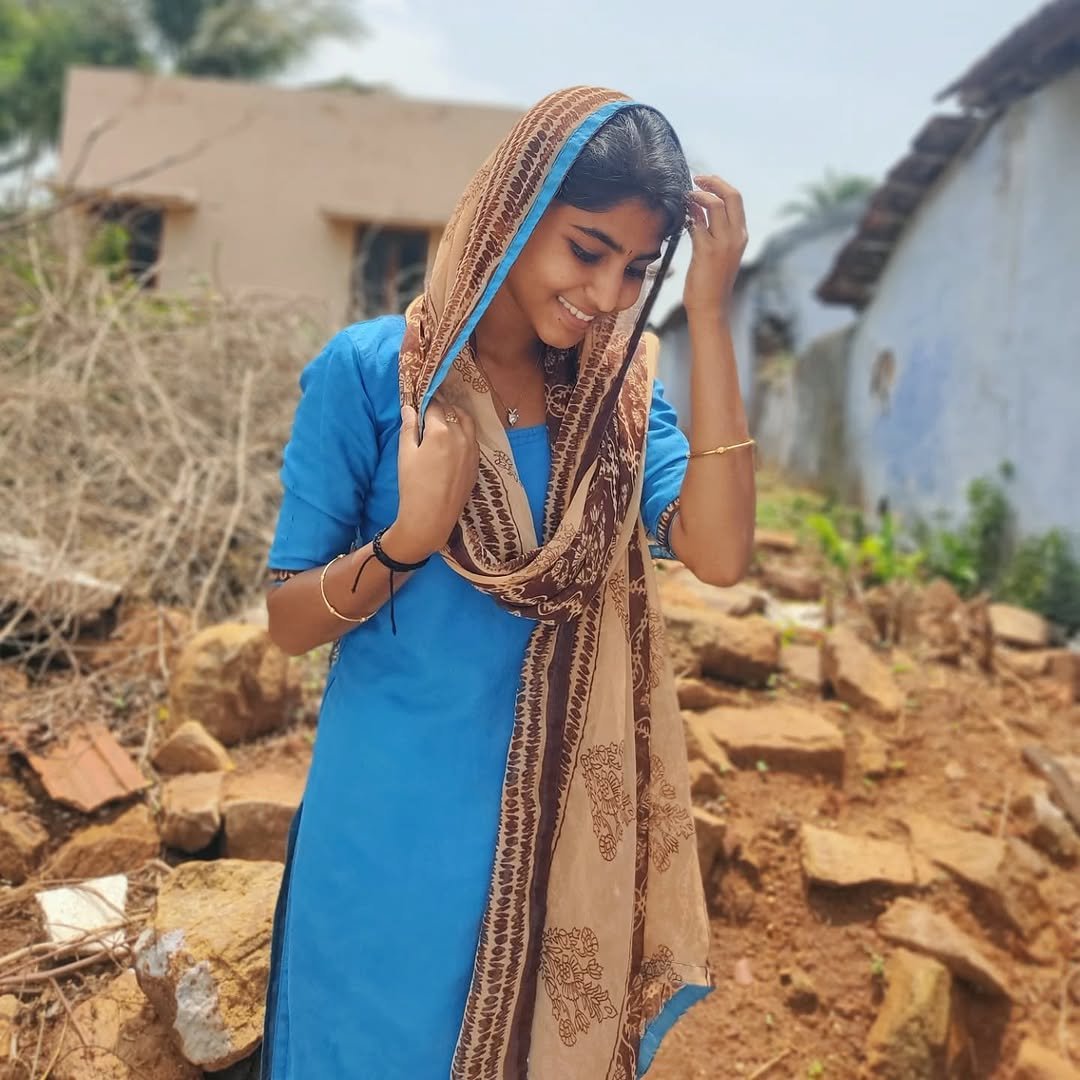 _devikaa's tweet photo. ♫ 𝚄𝚗𝚝𝚑𝚊𝚊𝚛𝚊  𝚞𝚗𝚝𝚑𝚊𝚊𝚛𝚊  𝚗𝚊𝚊𝚗𝚊𝚎 𝚞𝚗𝚝𝚑𝚊𝚊𝚛𝚊𝚊  𝙴𝚗 𝚟𝚊𝚊𝚗𝚊𝚖 𝚙𝚘𝚘𝚝𝚑𝚊𝚍𝚑𝚊𝚎 𝚜𝚎𝚛𝚊𝚊 𝙺𝚊𝚗𝚙𝚘𝚘𝚛𝚊𝚊 𝚔𝚊𝚗𝚙𝚘𝚘𝚛𝚊𝚊 𝚗𝚎𝚎𝚢𝚊𝚎 𝚝𝚑𝚊𝚗 𝚟𝚎𝚎𝚛𝚊𝚊.. 𝙴𝚗 𝚙𝚊𝚊𝚛𝚟𝚊𝚒 𝚊𝚗𝚊𝚗𝚍𝚑𝚊𝚎 𝚔𝚘𝚘𝚛𝚊𝚊𝚊 💙𝅗𝅥𝅘𝅥𝅮 https://t.co/MU82TYNpEB