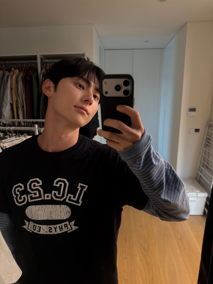 amwoojinie's tweet photo. kalo bisa milih jodoh maunya ini manusia https://t.co/1Y79aakSLK