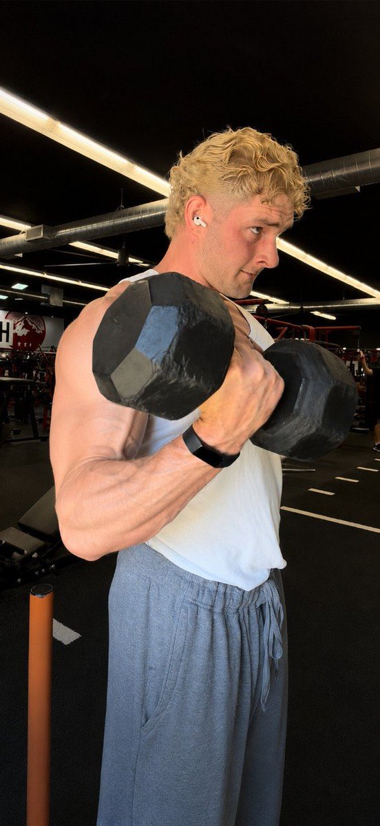 clarky_fan's tweet photo. Strong enough to lift your weight 👀 https://t.co/p4zciQpdE6