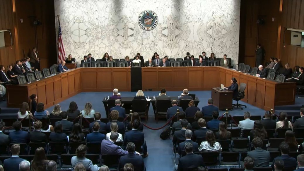 SenJudiciaryGOP's tweet photo. The Senate Judiciary Committee observes a moment of silence after gaveling in for its first hearing without longtime member, Senator Lindsey Graham. https://t.co/KkHxDiNO5S