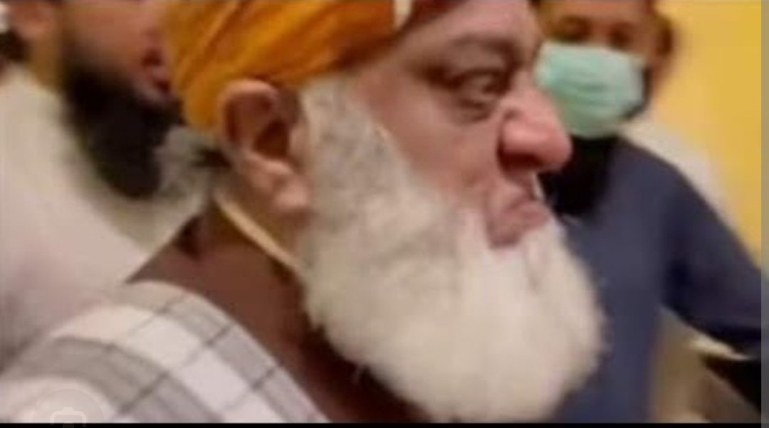 nomi_shahh_'s tweet photo. History will remember molana spoke while Imran Khan and Charlie Kirk stayed silent. 
#sickomode https://t.co/xnkgVsj2uT