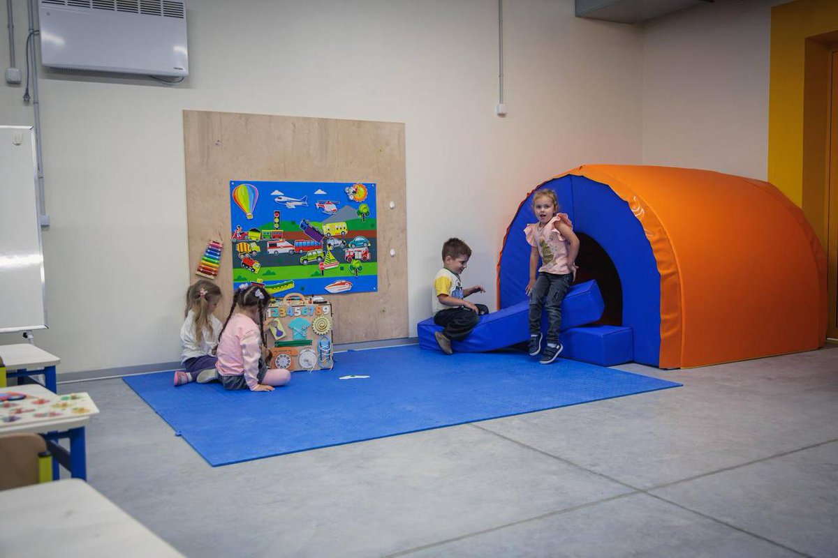 BohuslavskaKate's tweet photo. First underground kindergarten in Ukraine opens in Kharkiv region.

​Designed for 260 children, the facility features a bomb shelter capable of housing up to 1,000 people.

​Children in frontline regions, including Kharkiv, have been cut off from in-person education and daycare since Russia's full-scale invasion of Ukraine began.

​For families where one parent serves in the military and the other must provide for the household, the absence of childcare is devastating.

​For a community as large as the Kharkiv region, one kindergarten is, of course, just a drop in the ocean, but it is a start.