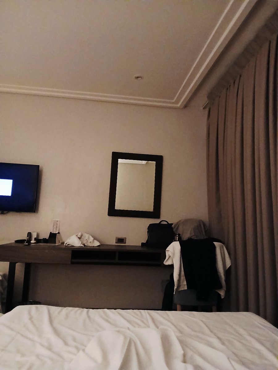 BURGEDOO's tweet photo. nami man gd room ni Acacia Hotel a... https://t.co/gUGSYc9iqM