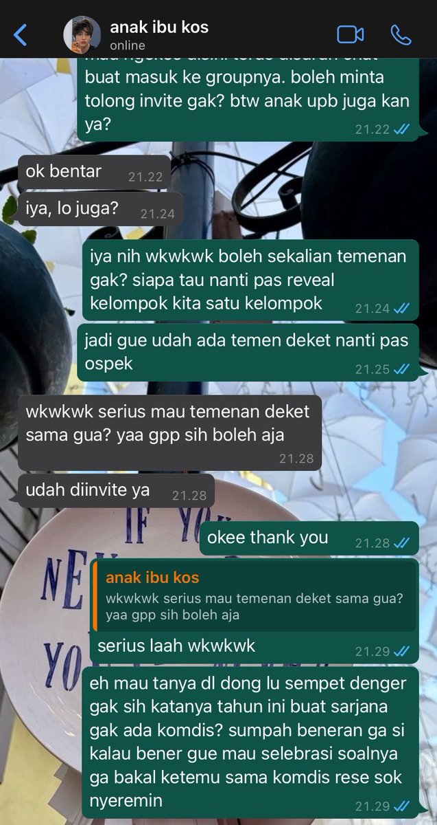 ahneomy's tweet photo. nitip #keonhyeon prompt au

mengira KH sesama maba, SH menjadikannya teman mengobrol seputar persiapan kuliah sekaligus meluapkan ketidaksukaannya pada panitia komdis. padahal faktanya, KH adalah katingnya yang menjabat sebagai kadiv komdis di ospeknya nanti. https://t.co/kev0aCP77l