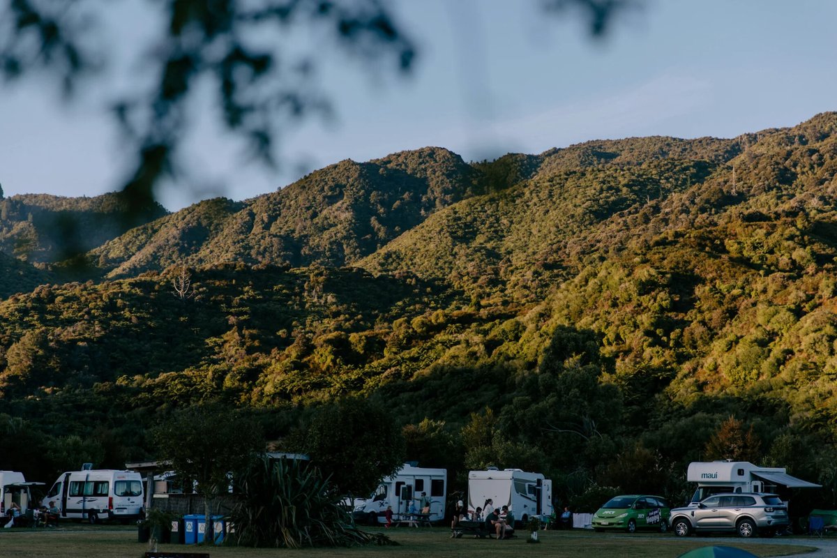 triplehrvs's tweet photo. Why Triple H RVs Stands Out 🚍✨

At Triple H RVs, you get unbeatable value and top-notch service! Our community loves us—great prices and customer care! We treat you like family, ensuring a smooth RV journey. Plus, enjoy competitive financing and nationwide… https://t.co/wHdP4k6jrz