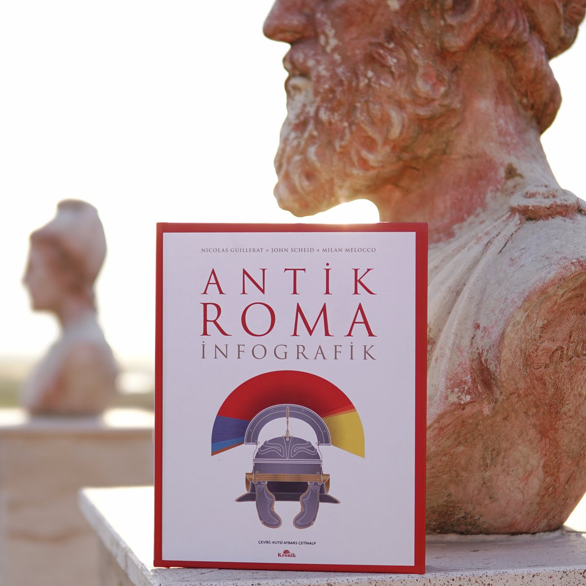 KronikKitap's tweet photo. Roma’yı imparatorluk olarak anlatmaktan daha fazlasını sunan, Roma’nın şehir olarak ilk ortaya çıkışı, cumhuriyete geçişi, mimarisi, sosyal hayatı, ekonomisi, lejyonları gibi konularla bu antik devi baştan aşağıya anlatan ANTİK ROMA: İNFOGRAFİK…

🔗: https://t.co/k2rJLtxv4x
