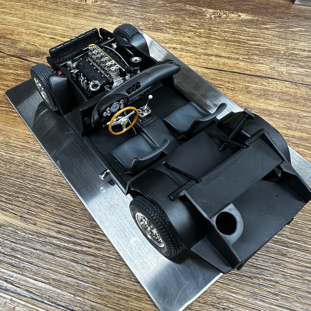 invpe_kk's tweet photo. 内装の仕上げをしてました。クリアパーツに取り掛かり始めます。 https://t.co/aq7H2fQRsh