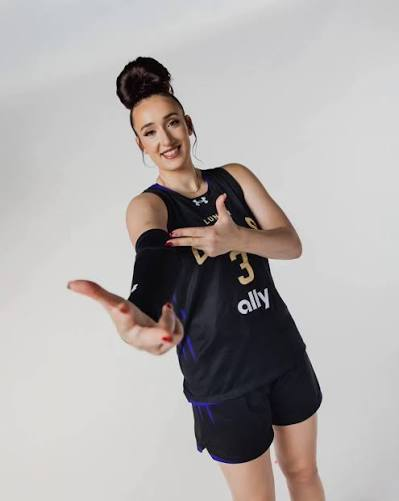 reignsupr's tweet photo. 🚨 TONIGHT.

Julie Allemand OVER 6.5 Assists | Marina Mabrey OVER 22.5 Points
Washington Mystics vs. Toronto Tempo tips at 7:10 PM EST.

Correlation: 75% | Odds: +162

Model's conviction for this evening game. High correlation and big potential. This is the one. 🤖🔒

Results posted after final buzzer.

@reignsupr

#WNBA