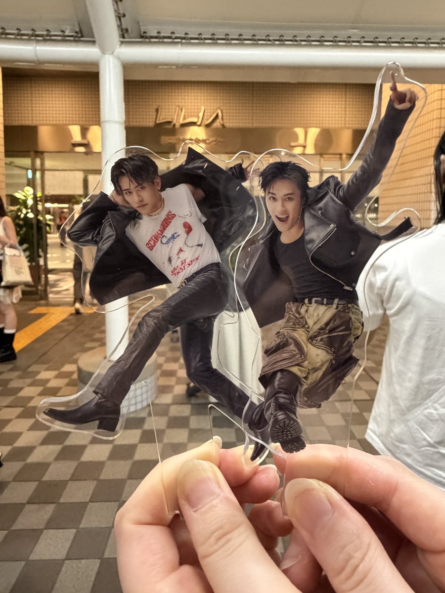 7139bbz's tweet photo. 私的初日さいくぅ〜に楽しかったです！！！
そしてぬい活に目覚めそうです！！！
#BALLISTIKBOYZ https://t.co/fJJ0uoDBa5