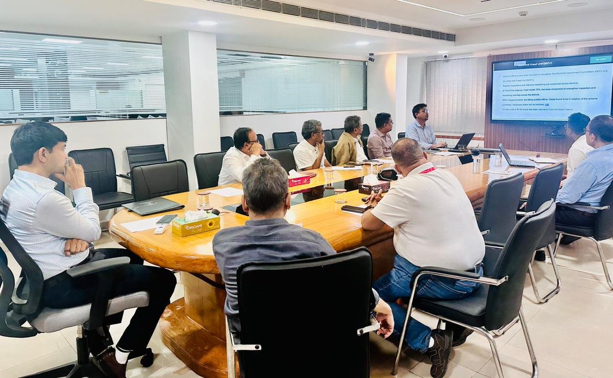 AtalAmrit's tweet photo. Glimpses of the meeting held today at the Conference Hall of Atal Amrit Abhiyan Society of the State Empanelment Committee under the chairmanship of Dr. Siddharth Singh, IAS, Chief Executive Officer, Atal Amrit Abhiyan Society.

#meeting #healthcare #PMJAY #MMJAY https://t.co/1edrhG4Frr