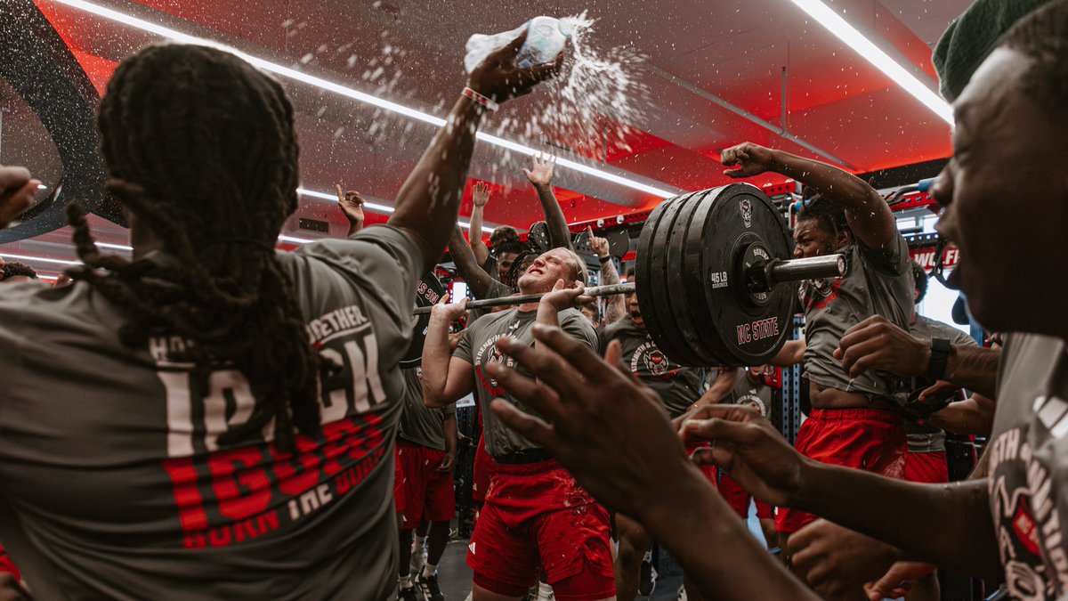 PackFootball's tweet photo. Breaking Records 🏆🤯 https://t.co/vtuBX1ocSn