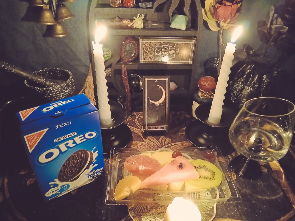 ruten_witch's tweet photo. 新月やった🌚 https://t.co/G0UFEaB0r5