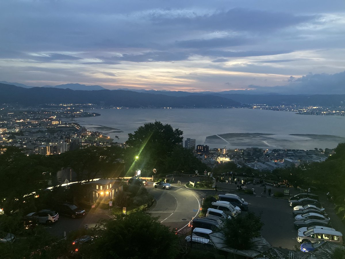 FLAN_A2's tweet photo. 7/11-12
せっかく飯田線沿いに住んでるから
…って事で飯田線の端「岡谷」と、
同じ諏訪湖沿いの「上諏訪」へ

大体6時間ひたすら電車移動

気の赴くままに歩き
「なんとなく」で立ち寄り
「何もしない」をする

観光じゃなくて一人旅 https://t.co/IfA3R4BSv0