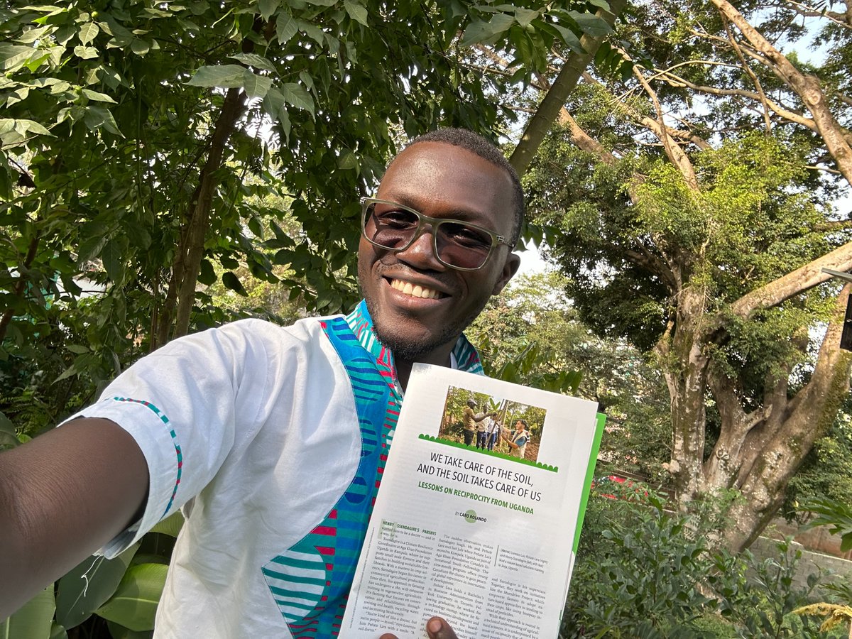AKFCanada's tweet photo. If you've been waiting for a sign to read our special issue of @cangeo magazine, this is it!  From Uganda to Calgary, Henry, Lorenzo, and Izmir are all smiles as they show off the magazine their stories are in.

🔗 Read it here: https://t.co/kXal0wgoDE
🍁 Supported by @CanadaDev https://t.co/KRmsD77wUH