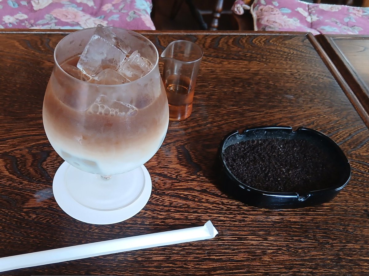 ruten_witch's tweet photo. サ活？
サ店って言うくらいだから喫茶店活動の略だよな？ https://t.co/8Wv7ybJBEb