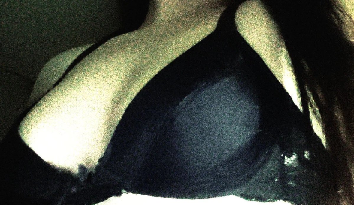 kye0mvr's tweet photo. the lace making me feel pretty :3 🖤 https://t.co/4sRSlvpR1y