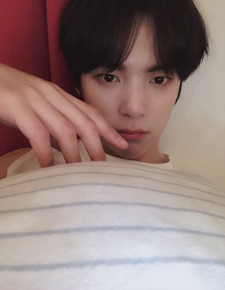 go5rang's tweet photo. 😐                                                          🙂 https://t.co/5Pn5aird4u