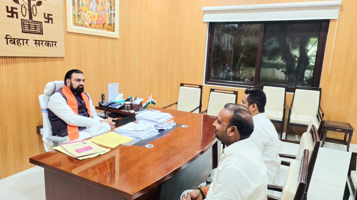 nitishpatel_jdu's tweet photo. माननीय मुख्यमंत्री बिहार आदरणीय श्री सम्राट चौधरी जी से शिष्टाचार मुलाकात।
@samrat4bjp #samratchoudhary #jdu #nitishpatel #yuvajdu https://t.co/drHHjjJ2hT
