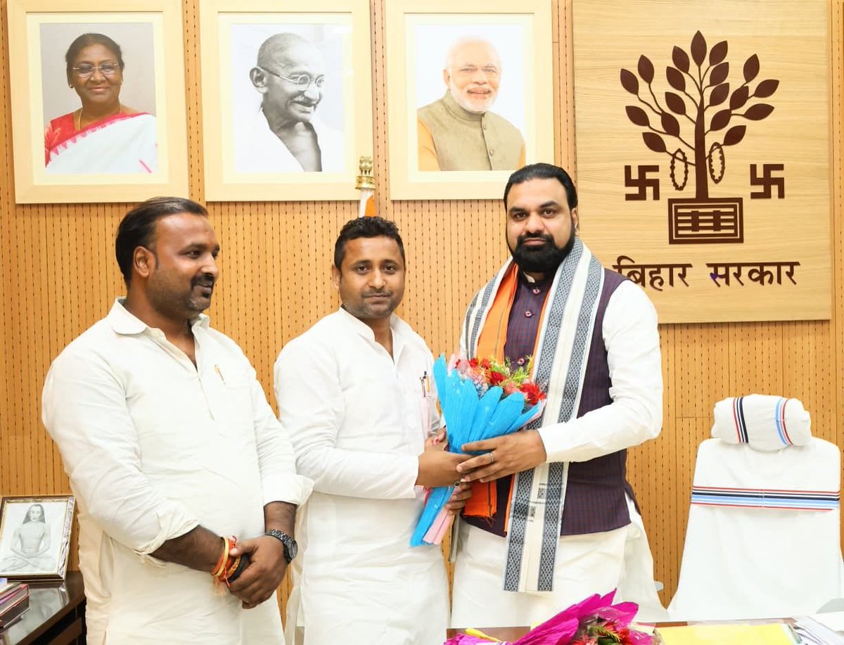 nitishpatel_jdu's tweet photo. माननीय मुख्यमंत्री बिहार आदरणीय श्री सम्राट चौधरी जी से शिष्टाचार मुलाकात।
@samrat4bjp #samratchoudhary #jdu #nitishpatel #yuvajdu https://t.co/drHHjjJ2hT