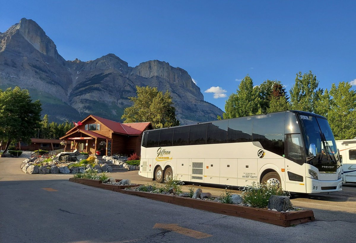 jeffersontours's tweet photo. 🤖 AI? Nope. It's real. 🏔️

Our sold-out Yellowstone &amp; Canadian Rockies tour has been enjoying breathtaking views like this one outside Banff all week!

Want your own adventure? Come to our Aug. 1 Sneak Peek Travel Show and get 10% off! RSVP https://t.co/IH7bVhYxVI 🚌✨ https://t.co/0yuOwTkj06