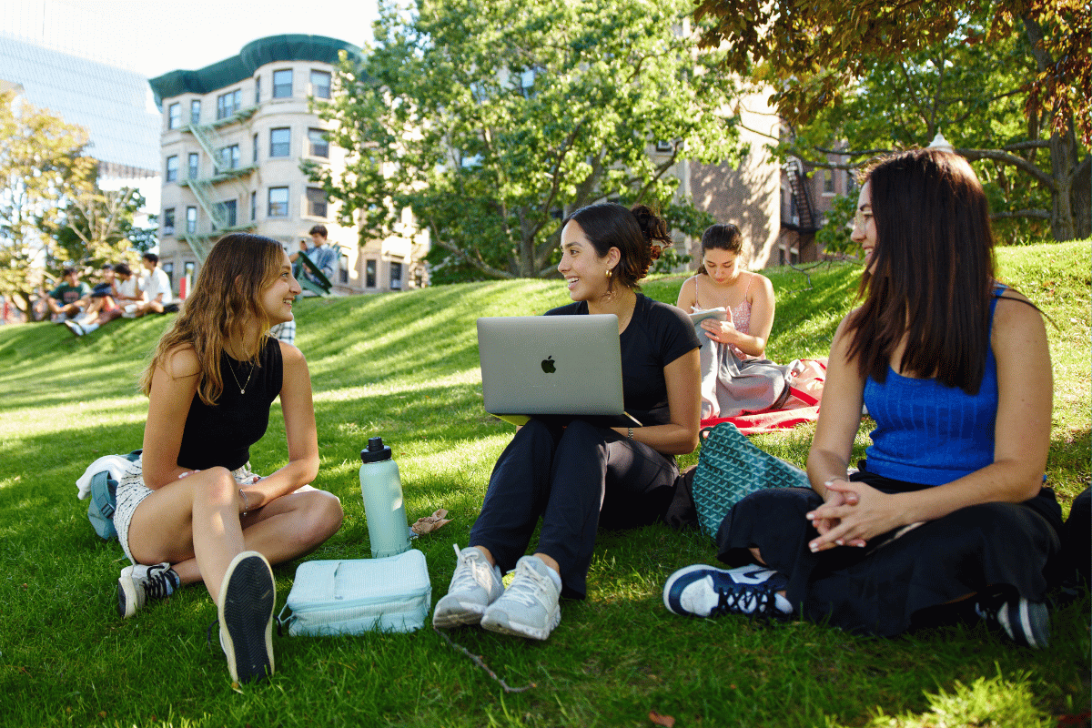 bualumni's tweet photo. BU Connects. Regional networks. Alumni events. These BU Alumni Association resources are classics for a reason—they help you stay connected to BU, no matter where you are. But there are some alumni perks that might surprise you!

Check them out ➡️ https://t.co/QnkUXEqqEB https://t.co/4Q0ctnO4o2