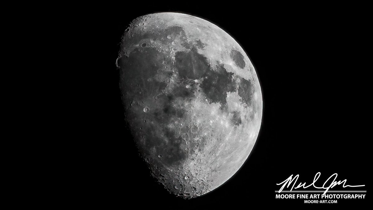 MichaelMooreLV's tweet photo. The Moon is all about quiet power — a simple, atmospheric image that feels timeless and contemplative.

A calm piece for anyone who loves moody fine art photography.

#MooreFineArt #TheMoon #MoonPhoto #NightPhotography #Prints https://t.co/woqzMkaZ4E