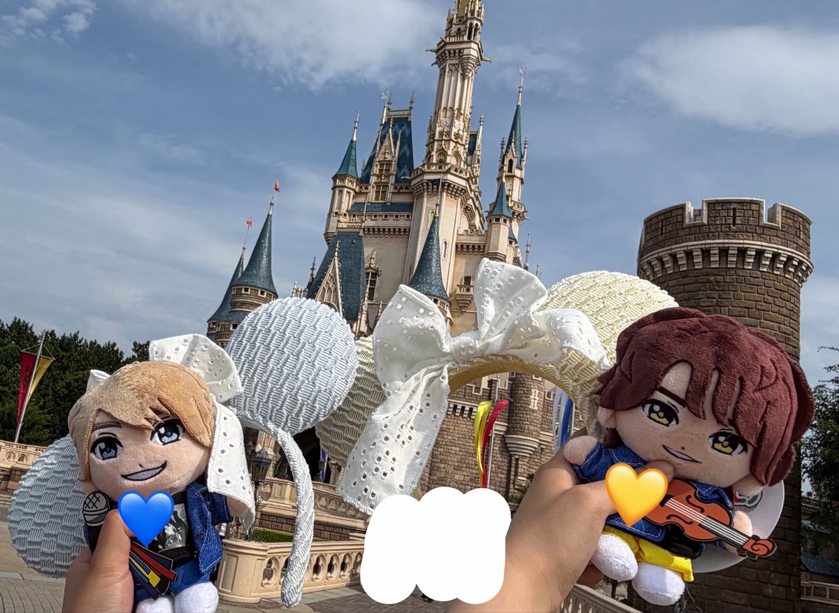 _inb19's tweet photo. 人生で初めてみちぬいとお出かけしたよ〜😭💛ほんとはプーさんのハニーハントに連れていきたかったけどやってなかったから、今からリベンジを誓っている！ https://t.co/6DhjyMwhY8