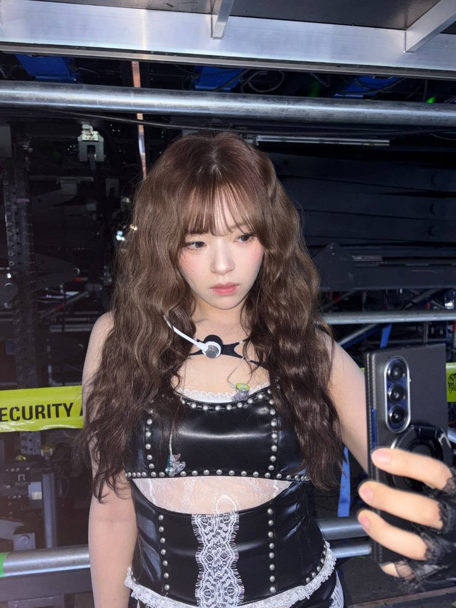 arann03's tweet photo. wanted to change my pfp but every bias of mine dropped the cvntiest pics and now i’m torn between them all😞 https://t.co/vOvmluLCpe