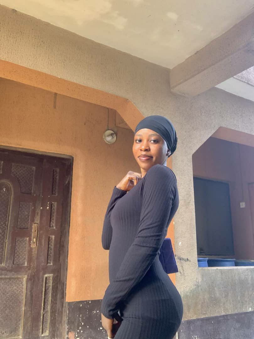 Chidera_smiles's tweet photo. Full Name

Olanrewaju Bukola Anifat

Oyo State

Wura

Quote: Every achievement begins with the decision to try.

bukolalanrewaju8@gmail.com

TikTok: @only_onewura

Fav. Lecturer: Dr. Adeyemo &amp; Dr. Khadijah

Hobbies: Movies &amp; Music.

Career: News Anchor &amp; Broadcaster. https://t.co/Jcl87bps1b
