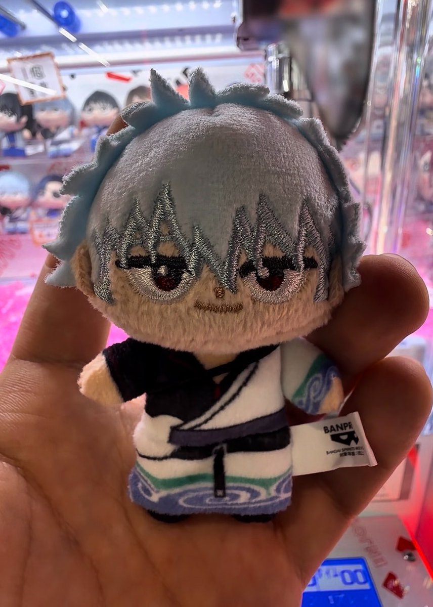 cojicoji_crane's tweet photo. 【全人類が覚えるべきクレーンゲームの手順化】

大人気のほわぬいを200円で獲得する方法

①アームを上手に操作してぐるぐるアタック
②景品の重心を捉えつつストップボタンを押す
③上記①~②を繰り返す(アームの回転にも注目)

🎁銀魂 ほわぬい(7/14~登場)
💰￥200- https://t.co/iG4WYN42fO