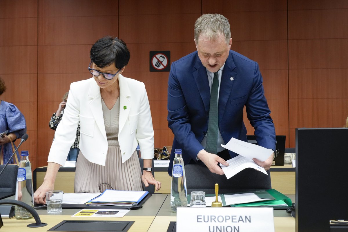 Ireland2026eu's tweet photo. 🇲🇪Following today’s Intergovernmental Conference, Montenegro has now closed over half of the negotiating chapters in its EU accession path. Only 15 negotiating chapters now remain.
  
🇮🇪🇪🇺The Irish Presidency stands ready to support Montenegro on its path to EU membership. https://t.co/kq0eTxdhiJ